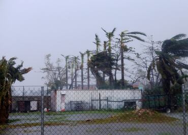 Tormenta "Earl" avanza debilitada por el sur de Campeche