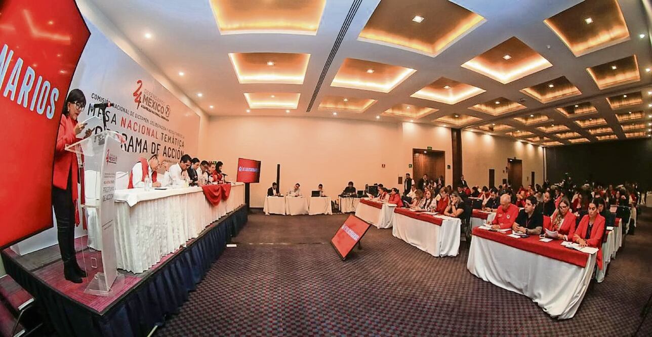 Las comisiones dictaminadoras del PRI propondrán a los delegados a la asamblea el próximo fin de semana modificar el artículo 178 de los estatutos, para derogar la prohibición de reelección de las dirigencias a nivel nacional, estatal y municipal. Foto Especial