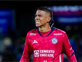 Kevin Mier, entre los mejores porteros del mundo; Nicolás Larcamón celebra su madurez tras las críticas