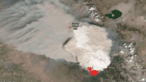 Así es la peligrosa nube de tormenta "falsa" creada por los incendios forestales en EU