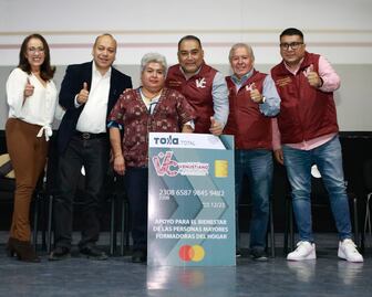 Alcaldía Venustiano Carranza entrega más de 13 mil apoyos económicos a mujeres emprendedoras y a adultos mayores