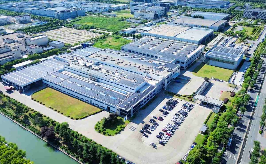 Con esta adquisición, Nemak refuerza sus capacidades tecnológicas más allá de los componentes en combustión interna ahora para a vehículos eléctricos. (12/02/26) Foto: Nemak