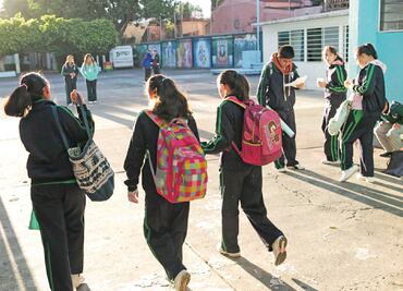 Becas del Bienestar reducen abandono escolar en educación básica: Coneval