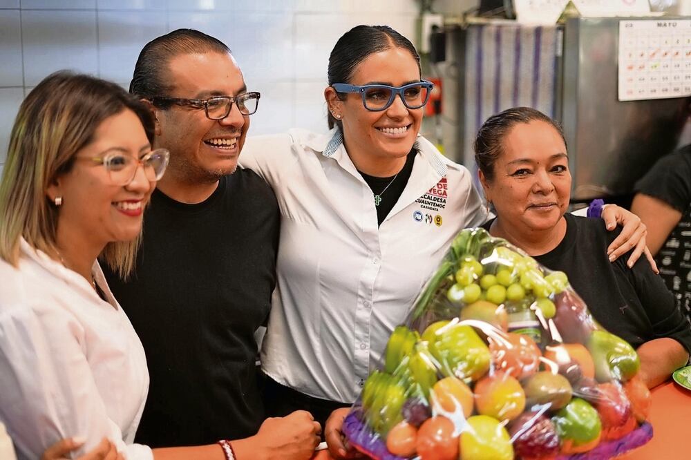Alessandra Rojo de la Vega realizó un recorrido por el mercado Michoacán de la colonia Condesa. Foto: Especial