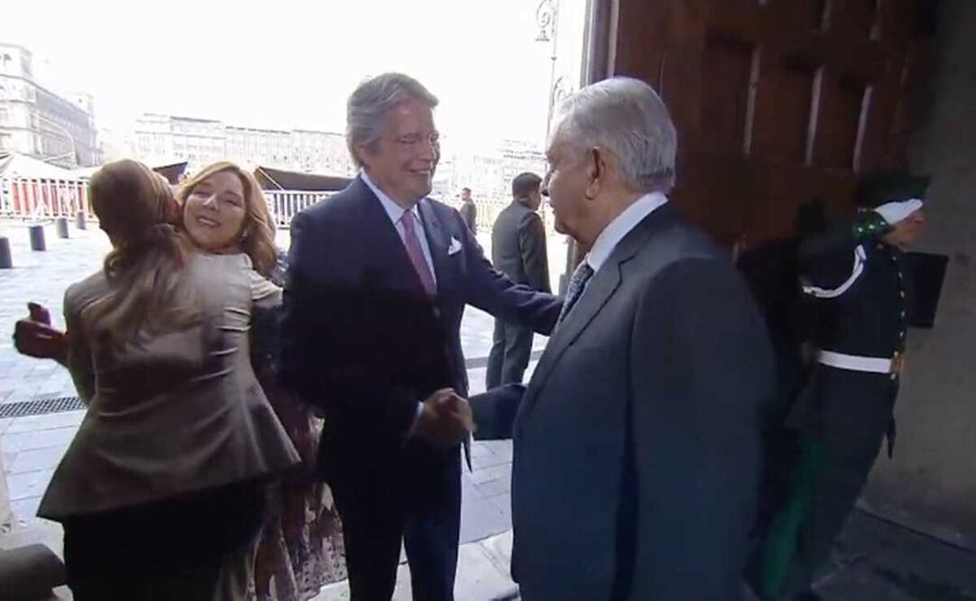 López Obrador recibió en la Puerta de Honor del recinto histórico a su homólogo ecuatoriano. Foto: Especial 