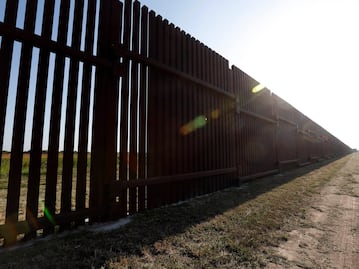 Trump adelanta fecha para construir muro