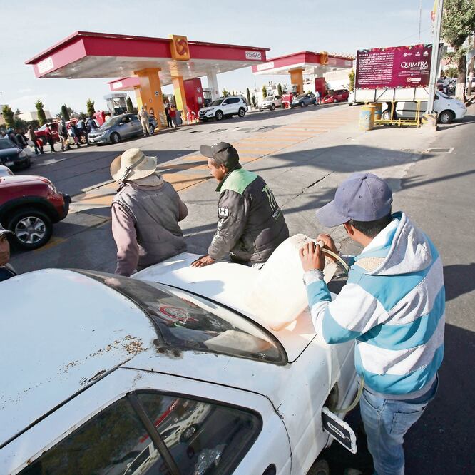 En el Estado de México, el desabasto de combustible ha dejado un quebranto acumulado de 120 millones de pesos por cuatro días de escasez. JORGE ALVARADO. EL UNIVERSAL