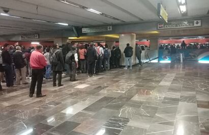 Ahora en la Línea 3 del Metro CDMX reportan alta afluencia y retrasos 