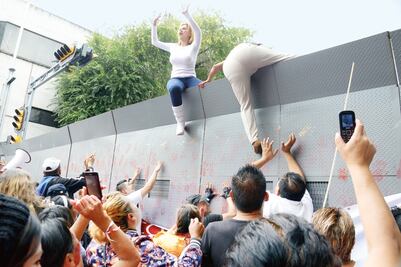 Amagan ambulantes con regresar a las calles