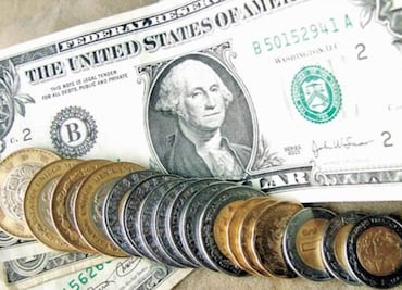 Mexico's central bank sells US$200 mln after peso slump