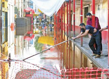 Amanecen en Tepito con el agua “hasta las rodillas”