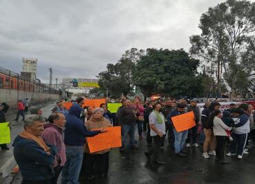 Bloquean Avenida Central para exigir abastecimiento de agua en Ecatepec