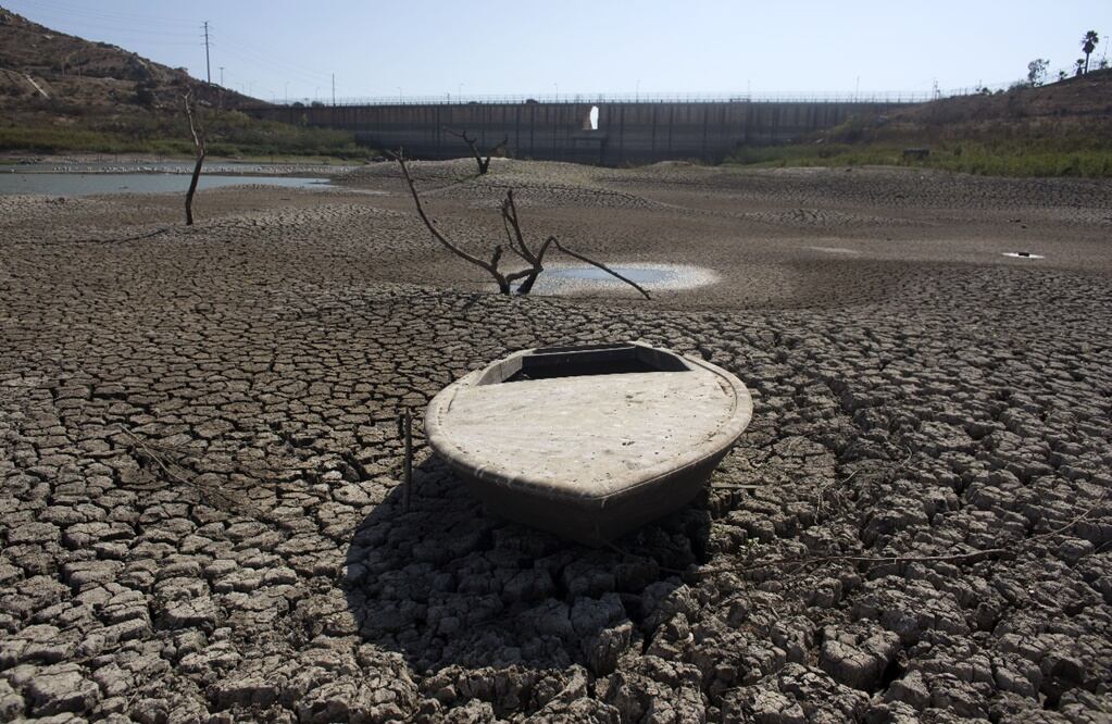 Un bote en la presa Emiliano López Zamora, en el municipio de Ensenada. Foto: archivo/EL UNIVERSAL