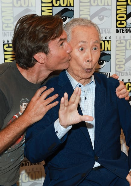 Jerry O'Connell y George Takei durante la rueda de prensa. Foto: AFP.
