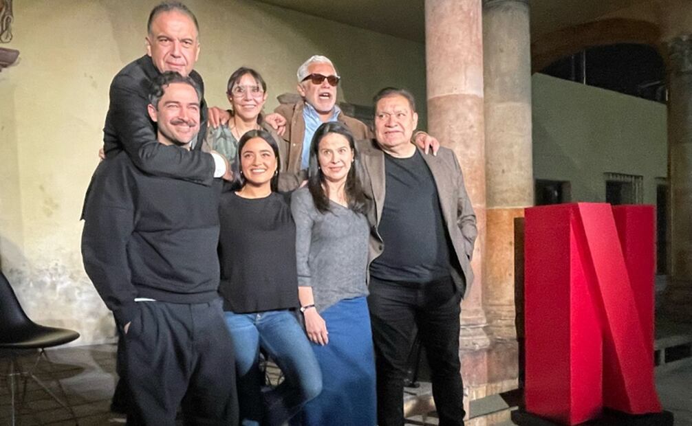 En la fotografía el elenco de "Las Muertas": Arcelia Ramírez y Paulina Gaytán, que darán vida a las hermanas Baladro, además de Alfonso Herrera y Joaquín Cosío como El Capitán y el General Bedoya, cómplices de las asesinas. Foto: Nicole Trejo/EL UNIVERSAL.