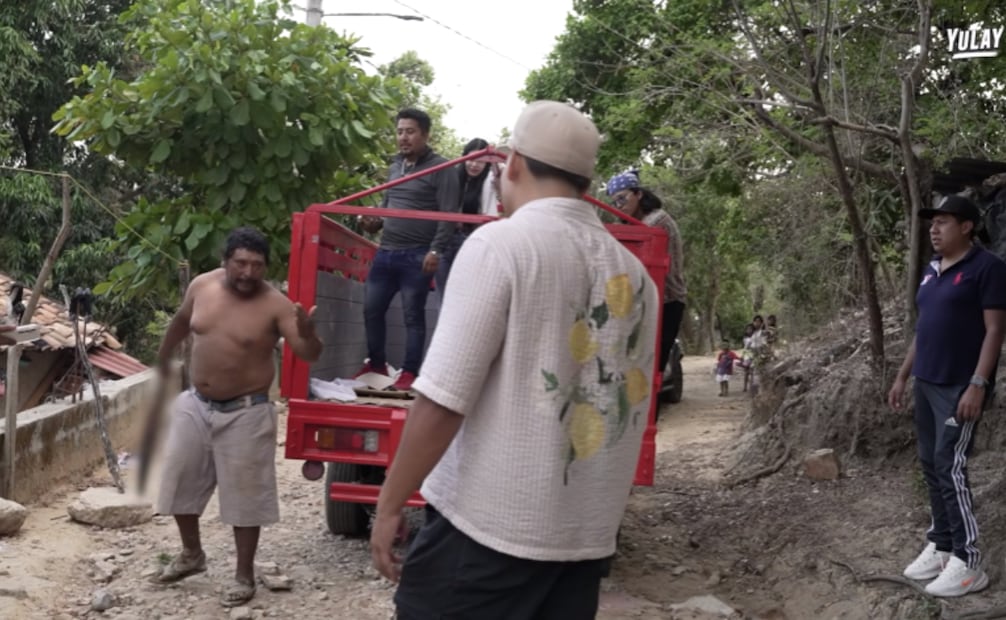 Yulay mantuvo la calma en el momento y aseguró que son "gajes del oficio" que atraviesa al grabar contenido. Foto: Captura de pantalla.