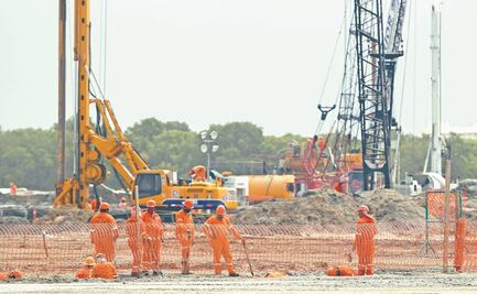 Refinería Dos Bocas se rezaga y encarece