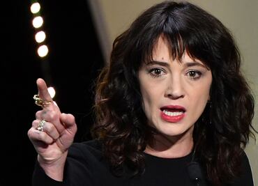 Asia Argento niega acusaciones de abuso sexual