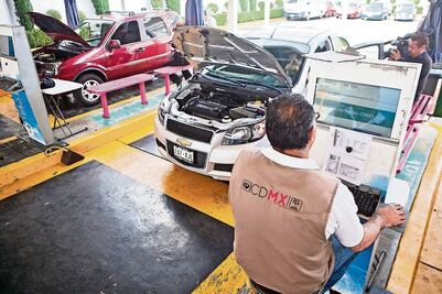 ¿Qué autos deben verificar en diciembre en la CDMX?
