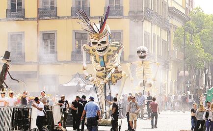Ven alza en ventas de Día de Muertos tras filme de James Bond en CDMX 