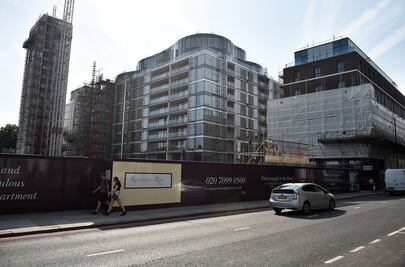 Afectados por incendio en Londres serán realojados en edificio de lujo