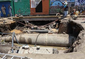 Reparación de socavón en Iztapalapa tardará alrededor de 15 días: alcaldesa; ya se realizan trabajos en el lugar, asegura