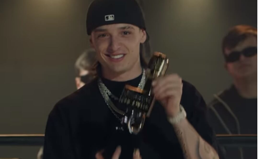 El cantante se llevó el galardón a la Mejor canción latina. Foto: Instagram