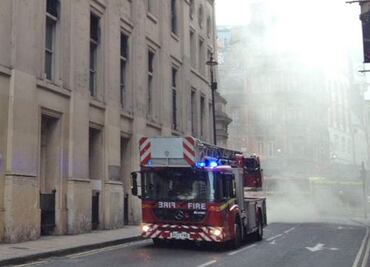 Reportan incendio en un hotel del centro de Londres