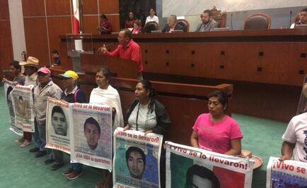 Padres de los 43 de Ayotzinapa piden comisión especial al Congreso de Guerrero