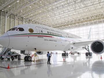 Mexico's presidential plane is so luxurious the UN hasn't been able to sell it