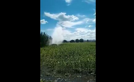 Perforación en ducto de Pemex provoca intensa fuga de combustible en Tlaxcoapan, Hidalgo