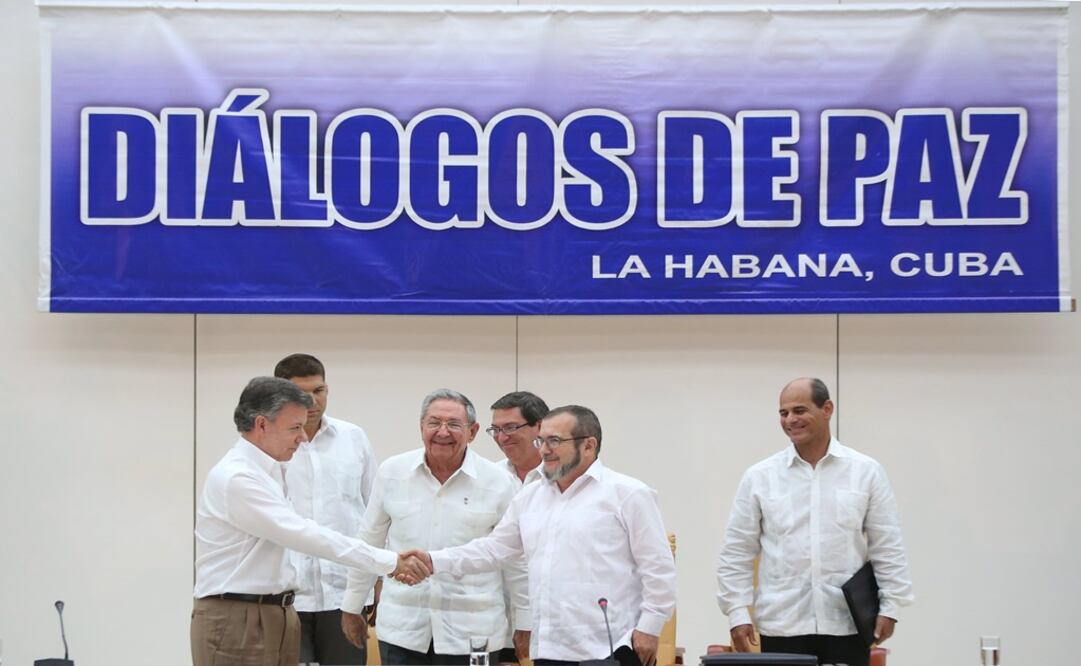 Juan Manuel Santos, presidente colombiano, y Rodrigo Londoño, alias "Timochenko", máximo líder de las FARC, han logrado importantes acuerdos par la paz (Foto: EFE)