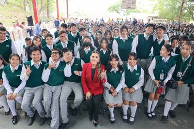 Alumnos de 140 escuelas de Guerrero reciben lentes del programa "Ver Bien para Aprender Mejor"