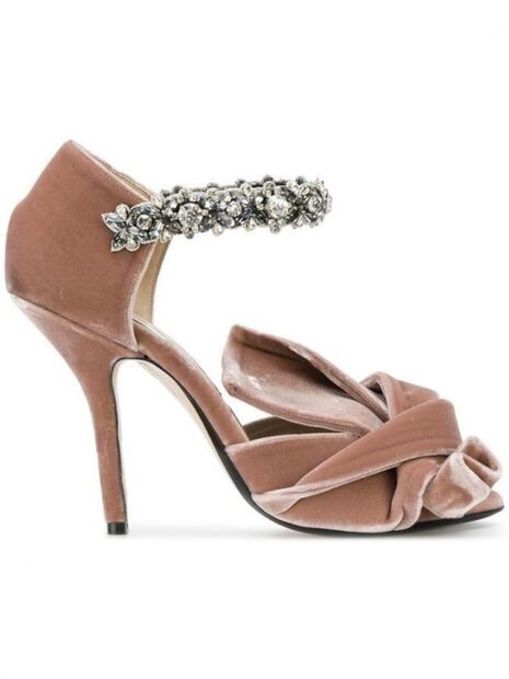 Galilea Montijo encanta Instagram con vestido fresco en rosa palo