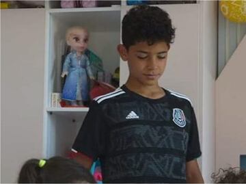 Hijo de Cristiano Ronaldo luce playera de la Selección Mexicana en documental de Georgina Rodríguez