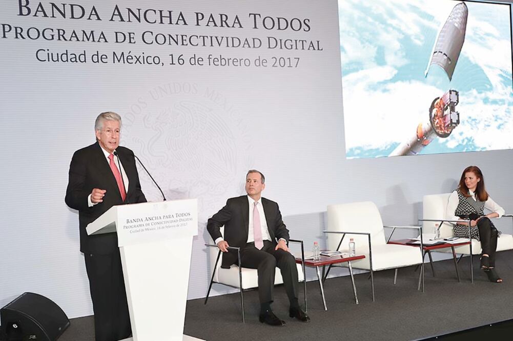 Gerardo Ruiz Esparza, secretario de Comunicaciones y Transportes, recordó que el programa eMéxico fue sustituido por México Conectado, y los sitios a conectar ascenderán a 120 mil al cierre de la presente administración (CORTESÍA SCT)