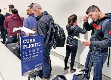 Aterrizan los primeros vuelos regulares de EU a La Habana