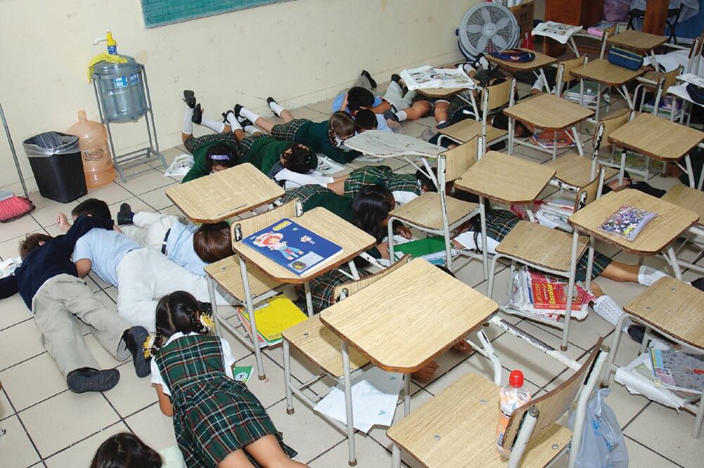 Miembros de Médicos sin Fronteras aseguran que cuando los niños viven en un contexto de violencia pierden la esperanza de vida, no quieren salir a jugar a la calle, se les quita el apetito y presentan conductas antisociales (ARCHIVO EL UNIVERSAL)