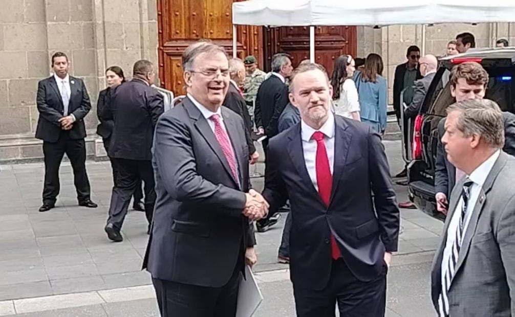 Marcelo Ebrard y Jamieson Greer, representante comercial de EU, previo a una reunión en Palacio Nacional con la presidenta Claudia Sheinbaum este 20 de abril de 2026. Foto: Especial