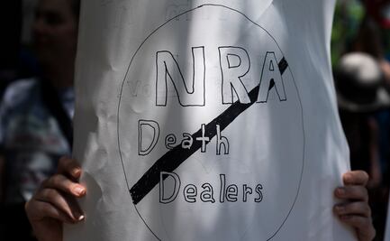 Gobernador de Texas cancela asistencia a convención del rifle