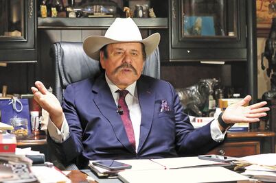 Senador se cuelga de aniversario luctuoso de Colosio