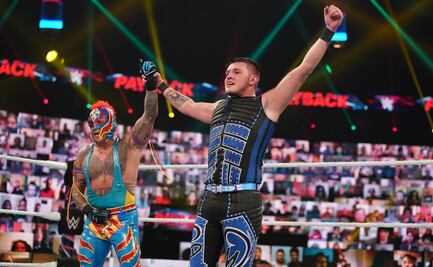Rey Mysterio y Dominik se vengan y por fin vencen a Seth Rollins