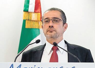 Con charola para extorsionar en el Edomex