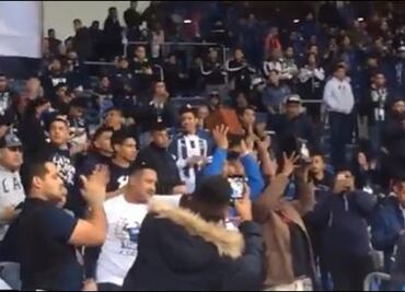 Cenizas de aficionados que fallecieron en Torreón estuvieron presentes en el Estadio