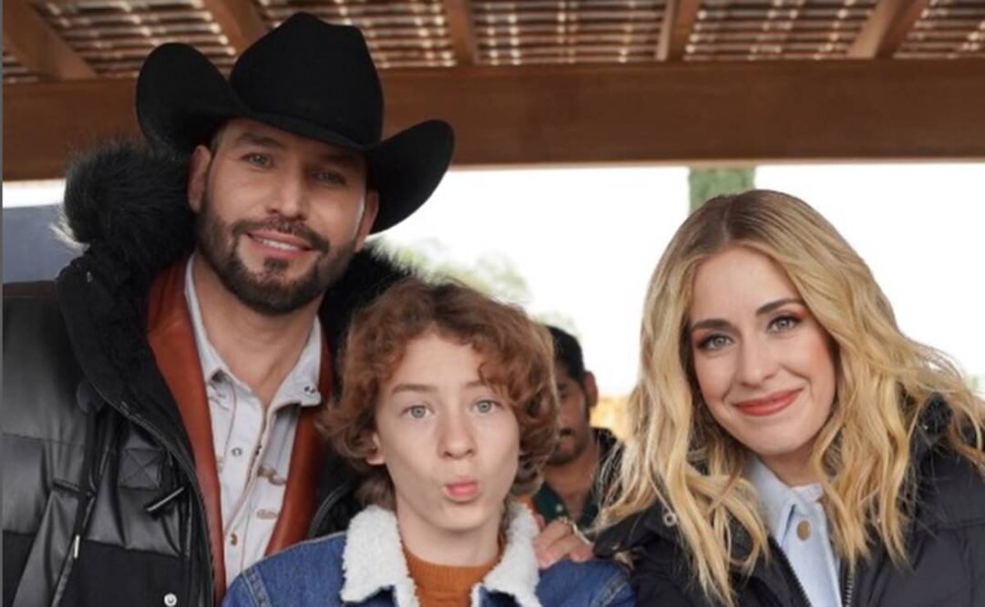 Rafael Amaya se despide de Aurelio Casillas, personaje de la serie "El señor de los cielos" que en esta foto aparece con sus hijos: Isidro y Rutila Casillas.