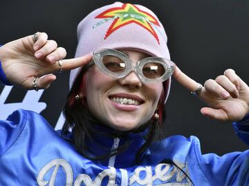 Billie Eilish explota contra revista que destapó sus preferencias sexuales: "¡Déjenme en paz!"