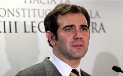 Paridad de género, asignatura pendiente de partidos: INE