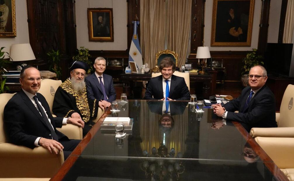 El presidente argentino Javier Milei se reunió con el rabino David Yosef en la Casa Rosada el pasado 11 de noviembre de 2025. Foto: Especial