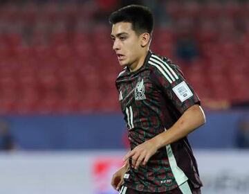 En Chile se burlan de Gilberto Mora con imagen provocadora previo al partido de Octavos de final