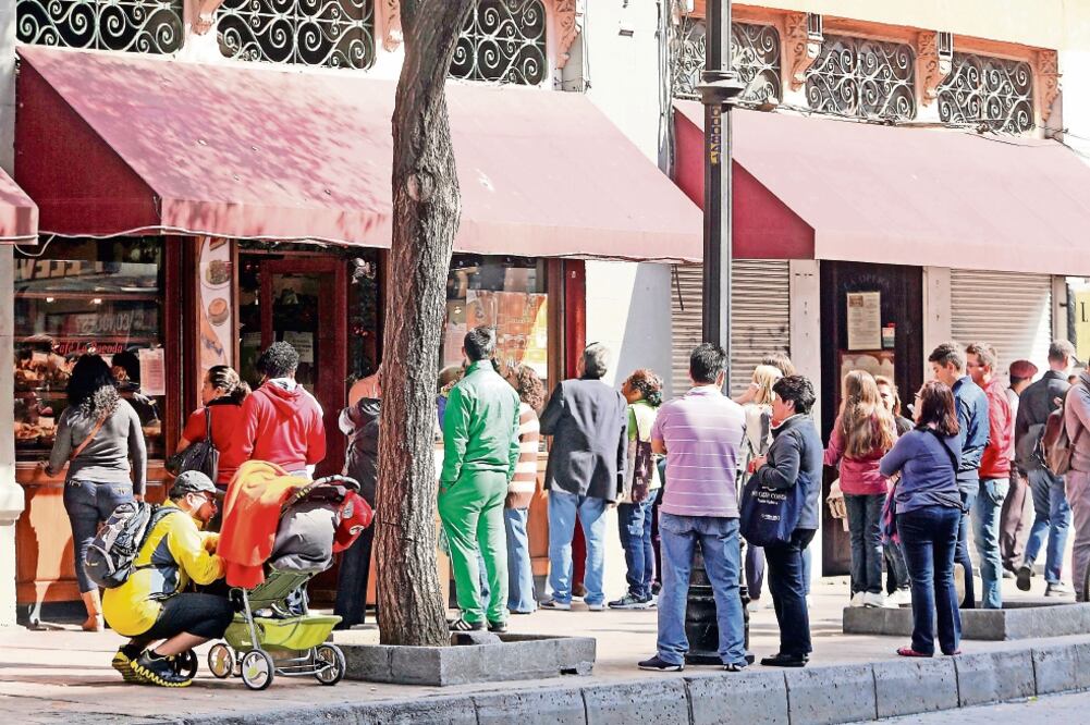 Los inspectores a veces cierran algunos negocios por cuestiones mínimas, llevando al desprestigio del local ante sus clientes (ARCHIVO EL UNIVERSAL)